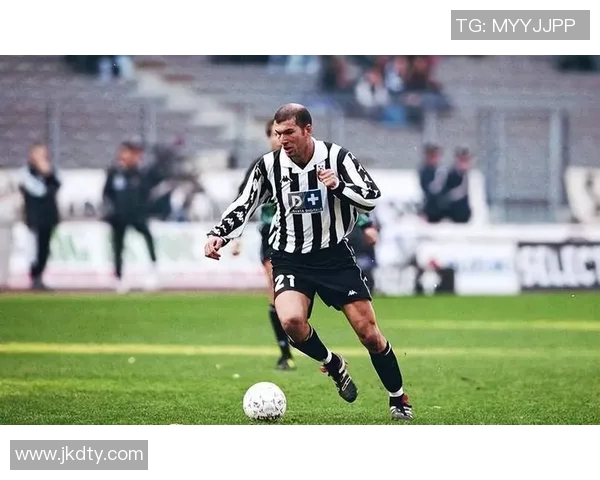 英国足球明星男队的辉煌历史与传奇球员的精彩瞬间回顾