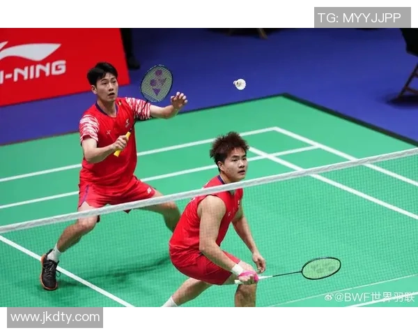 南京羽毛球队与深圳羽毛球队速度对决赛后分析与总结 南京羽毛球队与深圳羽毛球队速度对决赛后分析与总结